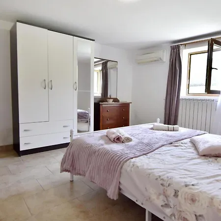 Family Friendly House With A Swimming Pool Kuberton, Istria - Sredisnja Istra - 25043 * Grožnjan
